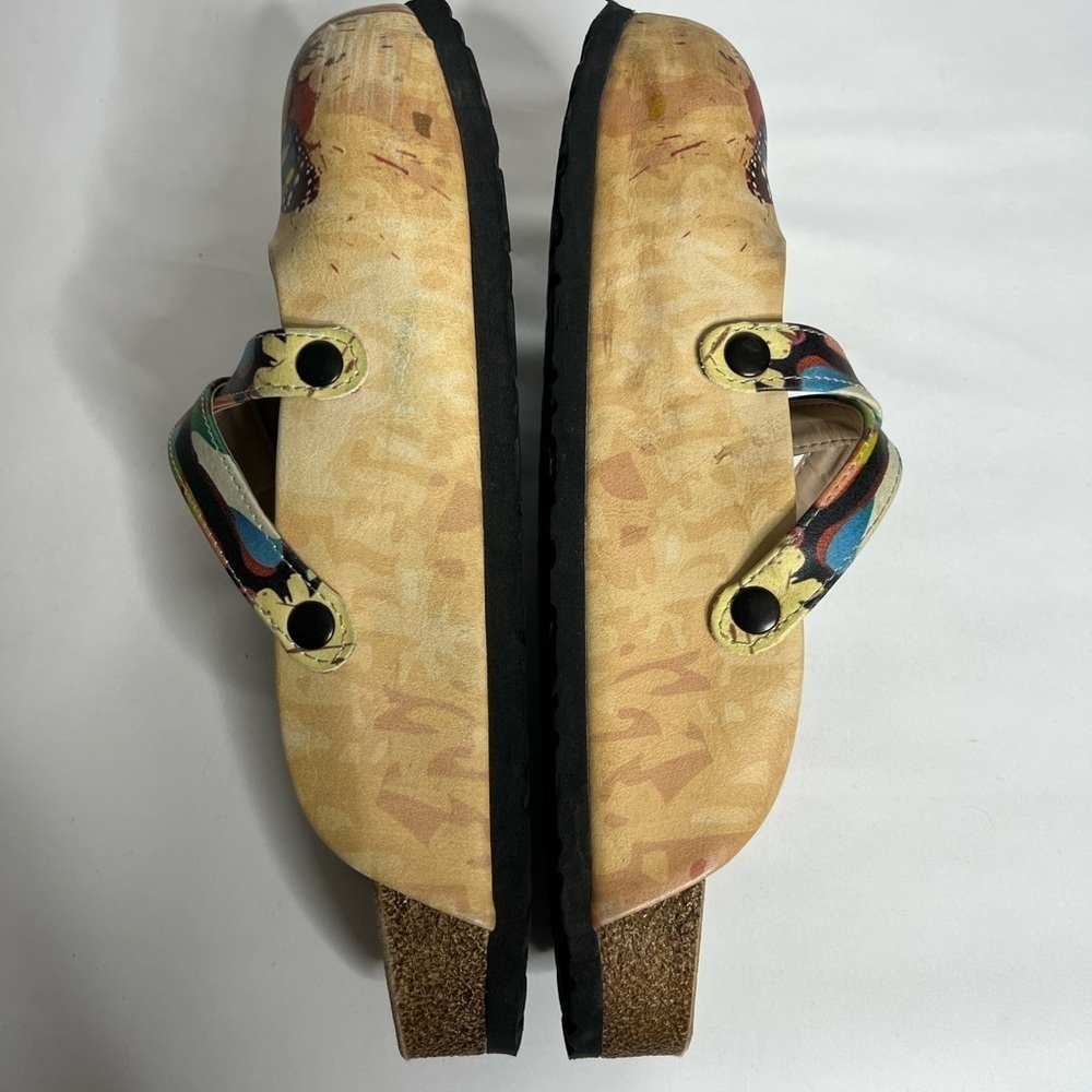 Calceo Women’s Colorful Butterflied Patterned Sandal Clogs - Picture 11 of 12